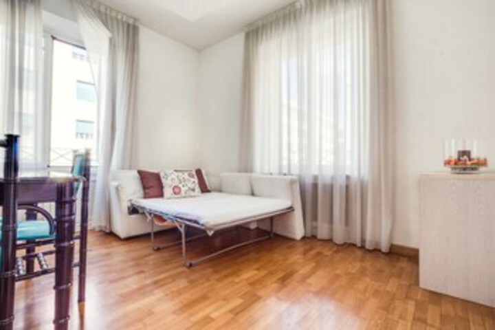 Room 8 of 22