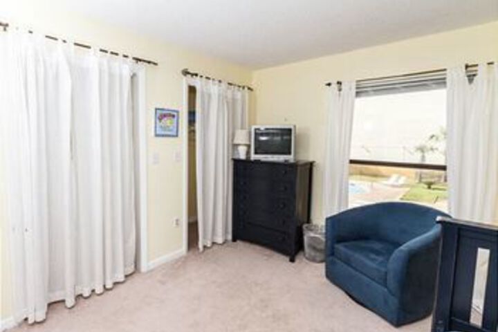 Room 33 of 47