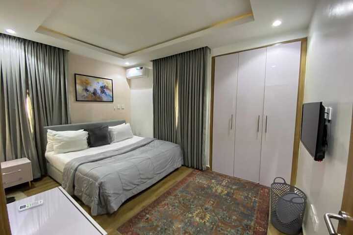 Room 14 of 50