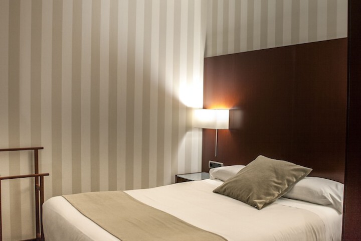 Room 16 of 34
