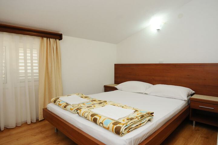 Room 13 of 45