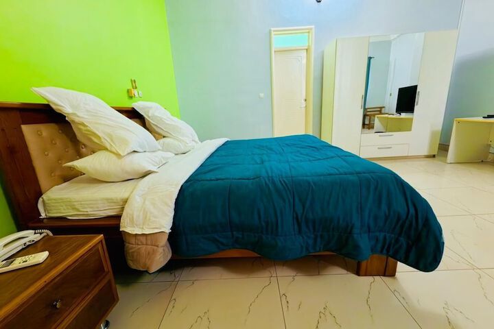 Room 75 of 144
