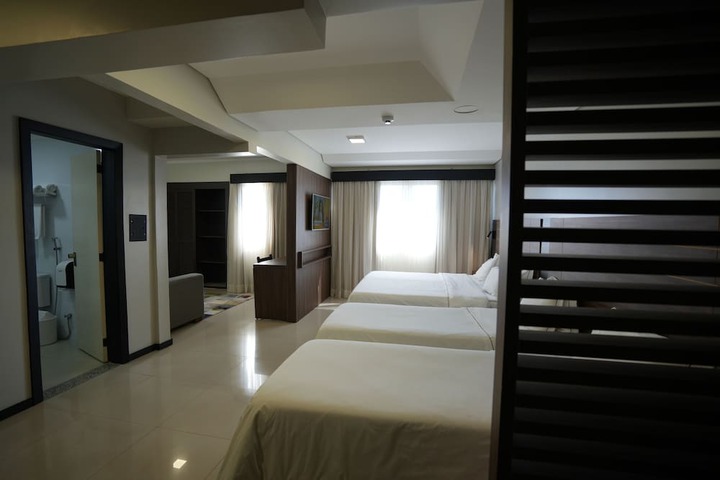 Room 17 of 126