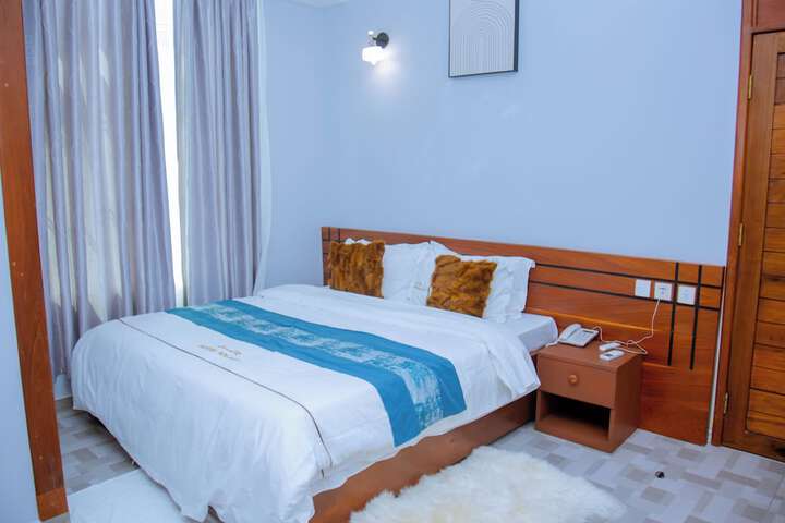Room 17 of 36
