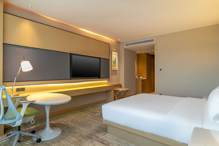 Room 17 of 86