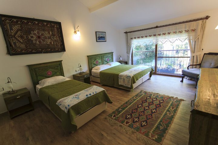 Room 47 of 90