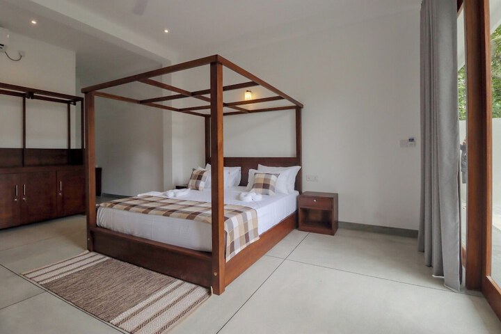 Room 19 of 90