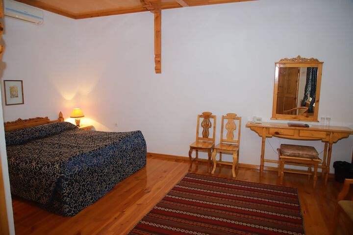 Room 7 of 91