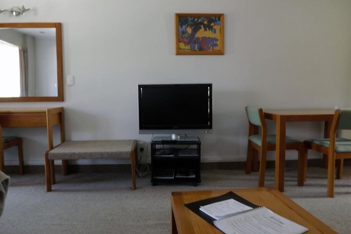 Room 32 of 48