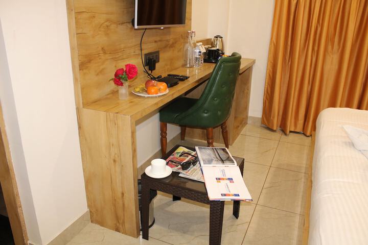 Room 8 of 65