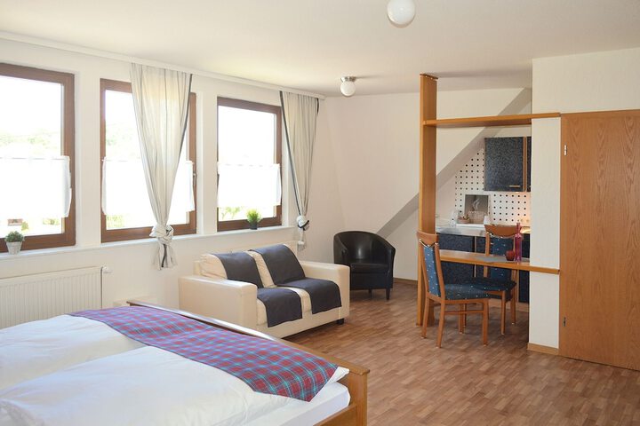 Room 15 of 31