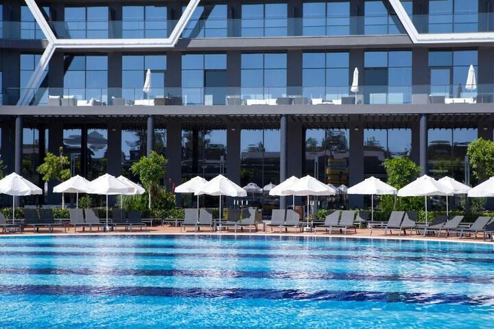 Pool Hotel