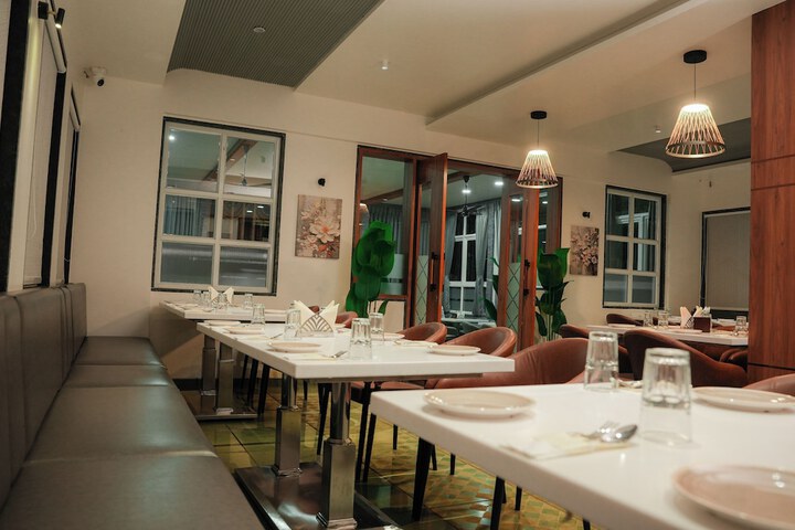 Dining 26 of 39