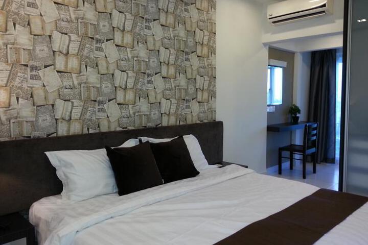 Room 2 of 5