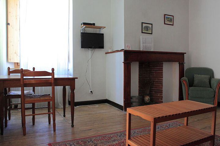 Lounge 65 of 67
