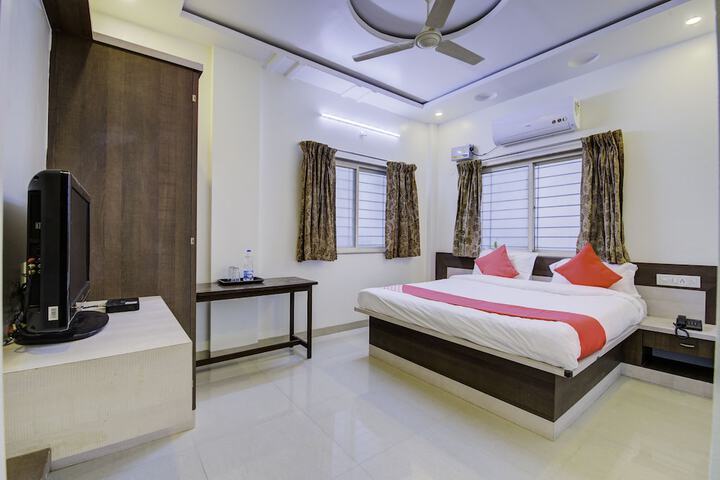 Room 14 of 20