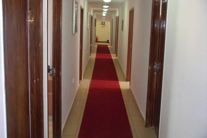 Room 10 of 19