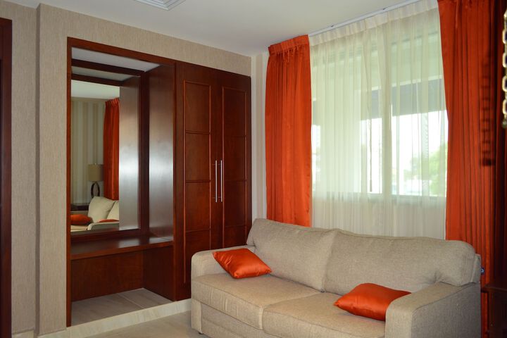 Room 19 of 36