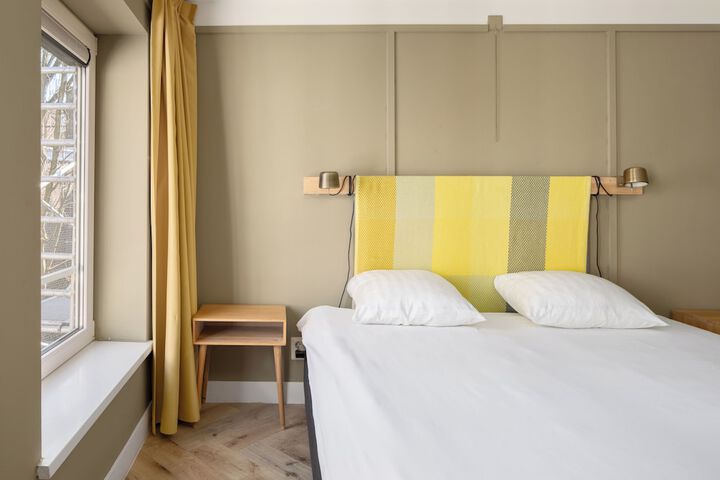 Room 30 of 46