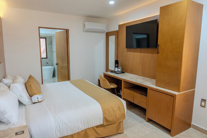 Room 13 of 21