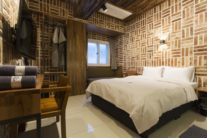 Room 20 of 57