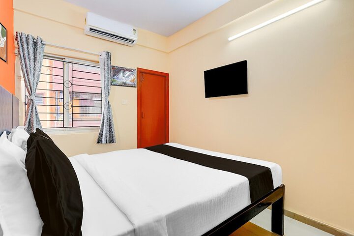 Room 10 of 32