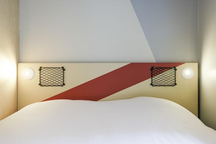 Room 4 of 38