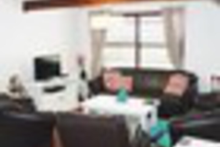 Room 17 of 33
