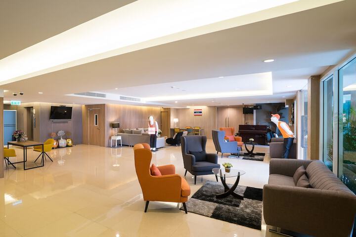 Hotel Interior 7 of 80
