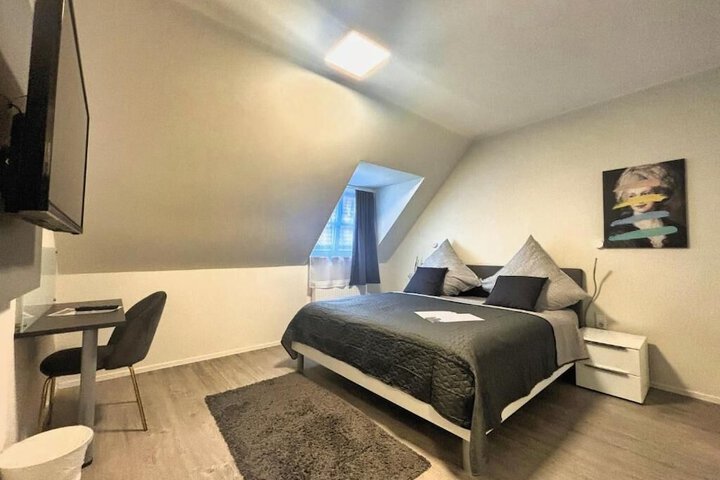 Room 5 of 60