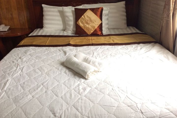 Room 11 of 28