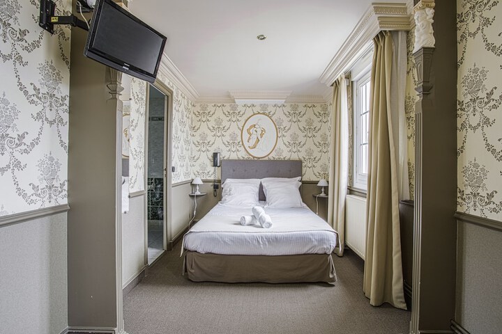 Room 10 of 89