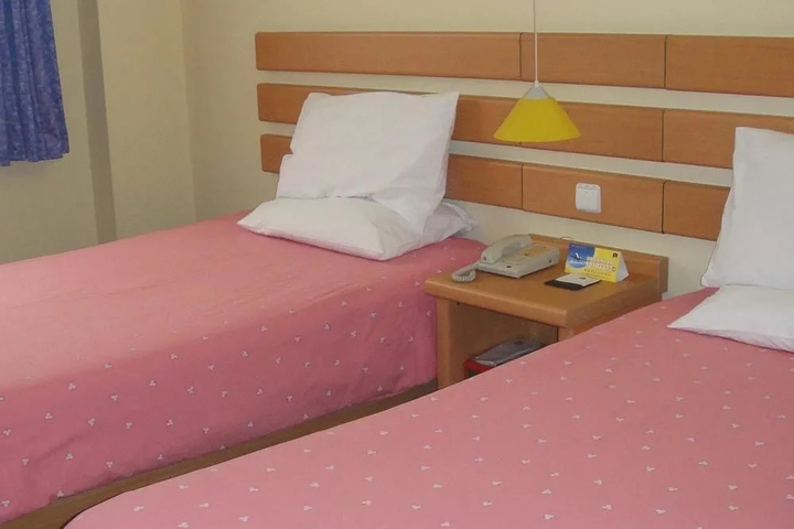 Room 3 of 16