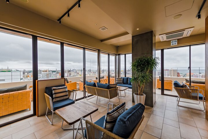Lounge 97 of 113