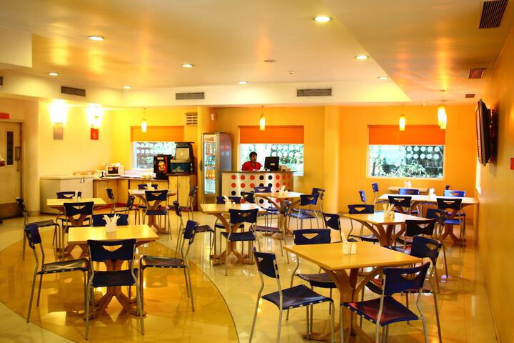 Dining 46 of 62