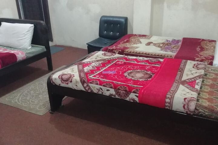 Room 7 of 8