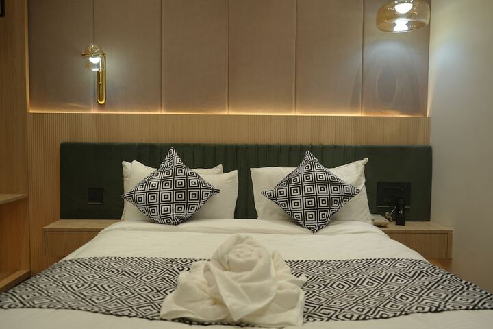 Room 14 of 28