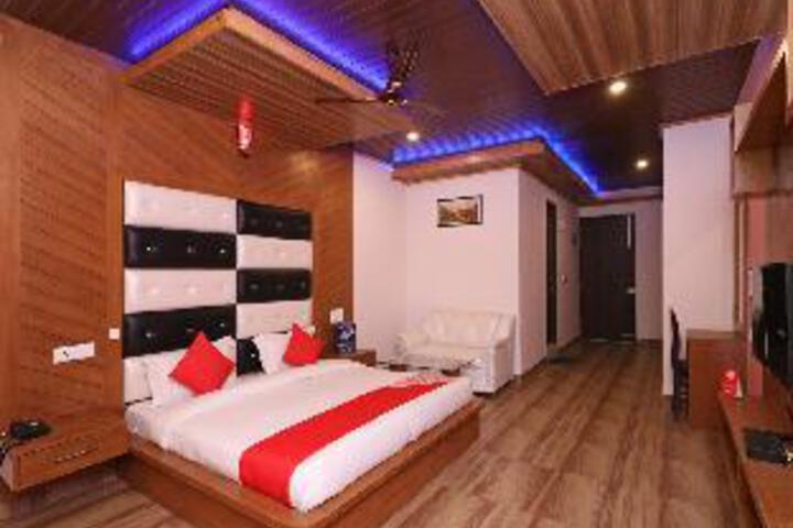 Room 4 of 6