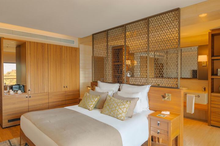 Room 56 of 320
