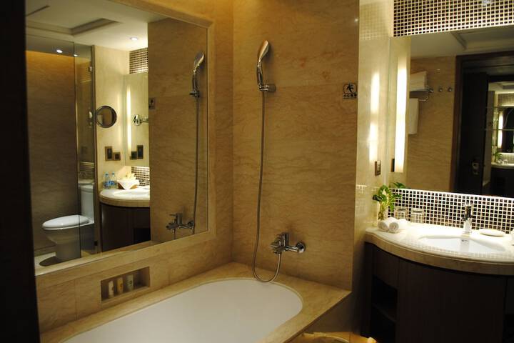 Room 28 of 51