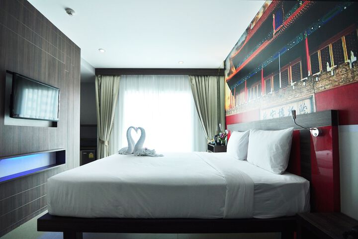 Room 15 of 77