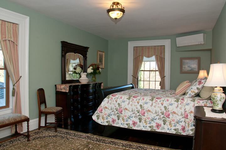 Room 11 of 29
