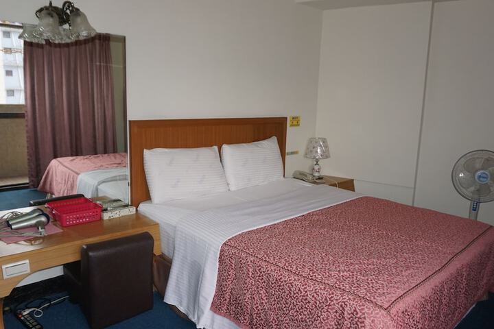 Room 29 of 96