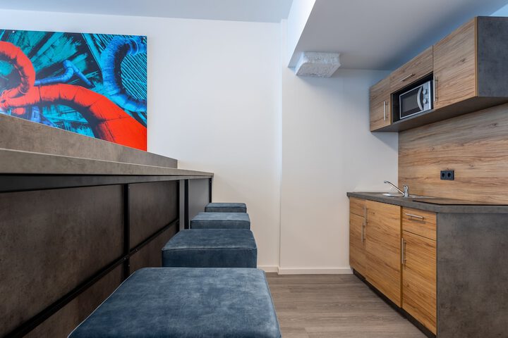 Room 25 of 42
