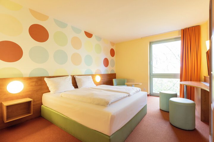 Room 19 of 154