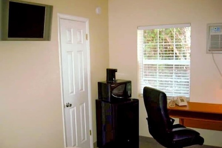 Room 22 of 34