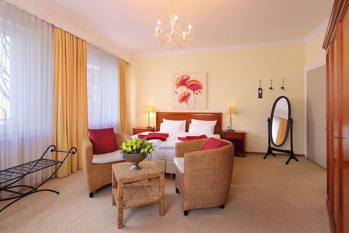 Room 16 of 36