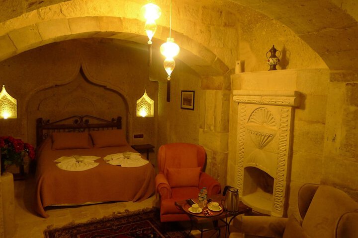 Room 2 of 35