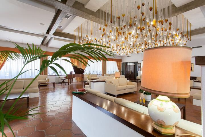 Guest Lobby
