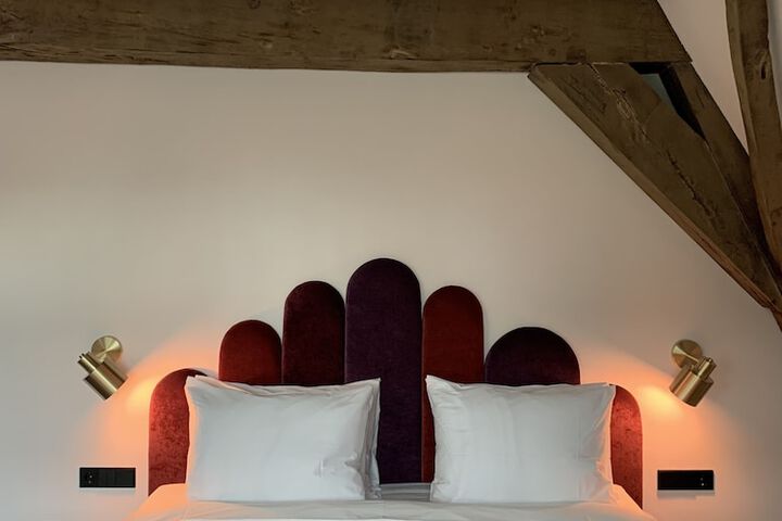 Room 25 of 52